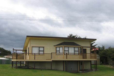 Photo of property in 33 Bond Street, Foxton Beach, Foxton, 4815