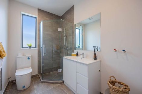 Photo of property in 4c Halberg Street, Glenfield, Auckland, 0629