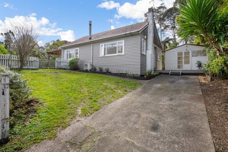 Photo of property in 5 Grovelands Way, Titirangi, Auckland, 0604
