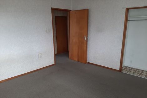 Photo of property in 33 Kaikoura Street, Henderson, Auckland, 0612