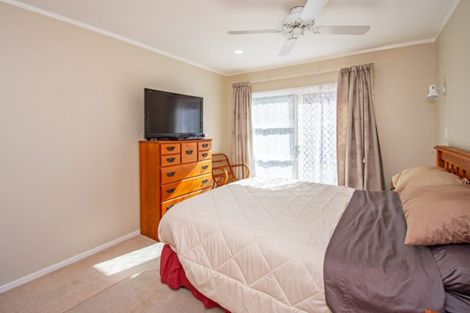 Photo of property in 52 Kuripaka Crescent, The Gardens, Auckland, 2105