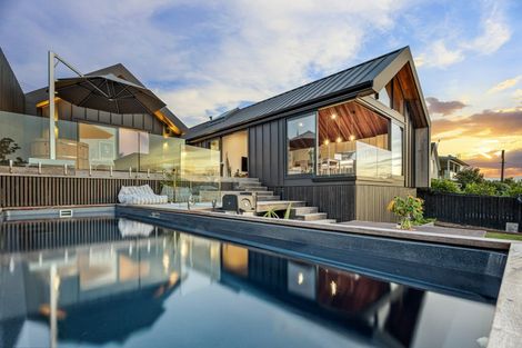 Photo of property in 50 Tiri Road, Manly, Whangaparaoa, 0930