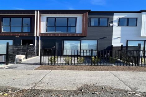 Photo of property in 27 Aramata Road, Papakura, 2110