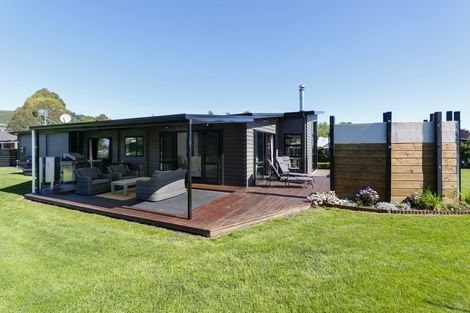 Photo of property in 2 Cabbage Tree Grove, Kinloch, Taupo, 3377