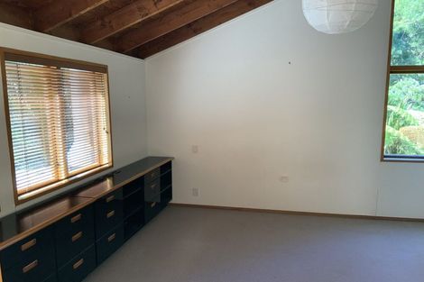 Photo of property in 44 Island Bay Road, Beach Haven, Auckland, 0626