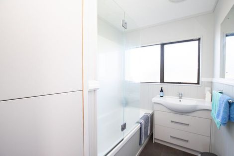 Photo of property in 22 Darlington Street, Ngatea, 3503