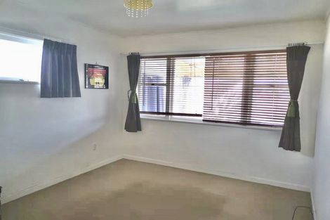 Photo of property in 2/134 Forrest Road, Milford, Auckland, 0620