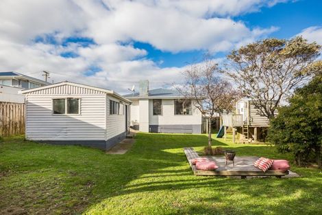 Photo of property in 111 Waiuta Street, Titahi Bay, Porirua, 5022