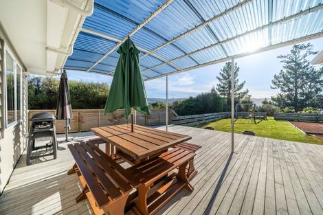 Photo of property in 29 Mt Marua Drive, Timberlea, Upper Hutt, 5018