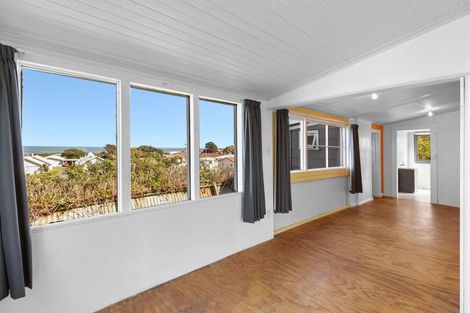 Photo of property in 157 Cornfoot Street, Castlecliff, Whanganui, 4501