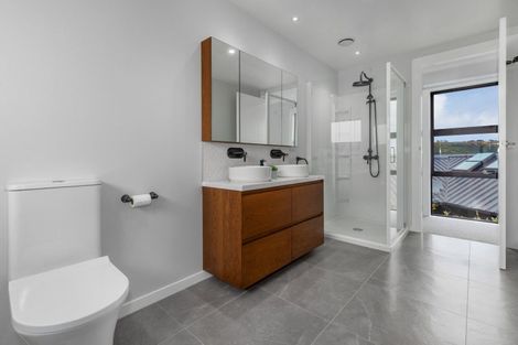 Photo of property in 14 Rotorua Grove, Aotea, Porirua, 5024