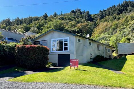 Photo of property in 87 Milton Terrace, Picton, 7220