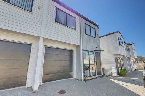 Photo of property in 9/60 Kelman Road, Kelston, Auckland, 0602