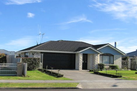 Photo of property in 13 Antrim Place, Nawton, Hamilton, 3200