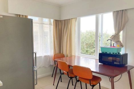 Photo of property in 66 Roberts Road, Te Atatu South, Auckland, 0610