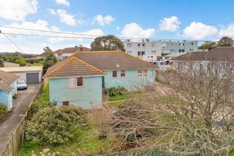 Photo of property in 31 Driver Crescent, Cannons Creek, Porirua, 5024