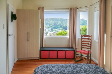 Photo of property in 47 Melbourne Road, Island Bay, Wellington, 6023