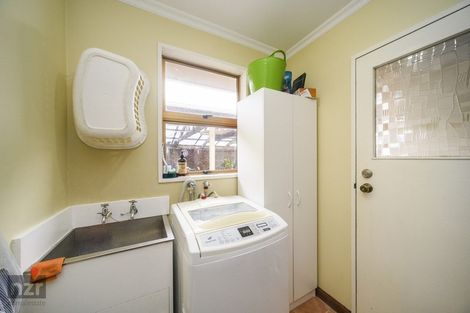Photo of property in 54 John F Kennedy Drive, Milson, Palmerston North, 4414