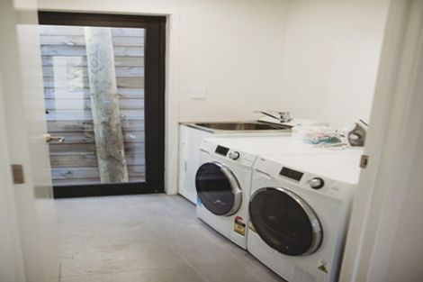 Photo of property in 6 Bright Way, Lower Vogeltown, New Plymouth, 4310