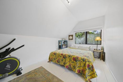 Photo of property in 20 Kellsmere Crescent, Island Bay, Wellington, 6023