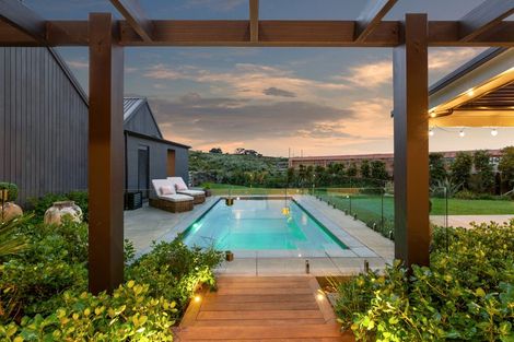 Photo of property in 9 Ridgelea Road, Long Bay, Albany, 0792