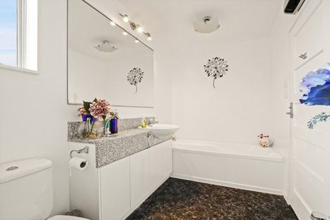 Photo of property in 28 Freyberg Avenue, Sawyers Bay, Port Chalmers, 9023