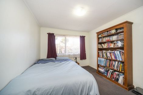 Photo of property in 1 Burfield Place, Awapuni, Palmerston North, 4412