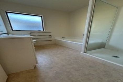 Photo of property in 31 Copplestone Place, New Lynn, Auckland, 0600