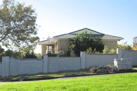 Photo of property in 68 Highland Park Drive, Highland Park, Auckland, 2010