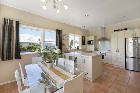 Photo of property in 48 Toi Street, Otaki Beach, Otaki, 5512