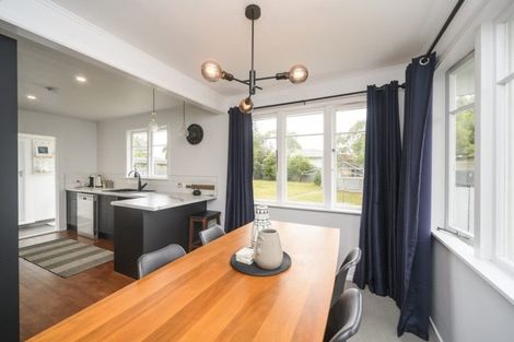 Photo of property in 17 Peters Avenue, Cloverlea, Palmerston North, 4412