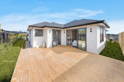 Photo of property in 39 Pakaraka Drive, Papakura, 2110