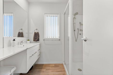 Photo of property in 11 Kamahi Crescent, Papamoa Beach, Papamoa, 3118