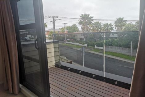 Photo of property in 3a Crystal Avenue, Glendene, Auckland, 0602