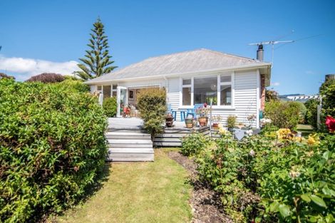 Photo of property in 30 Okains Bay Road, Robinsons Bay, Akaroa, 7581