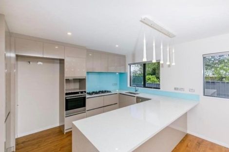 Photo of property in 3a Crystal Avenue, Glendene, Auckland, 0602