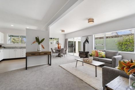 Photo of property in 12 Stanmore Bay Road, Stanmore Bay, Whangaparaoa, 0932