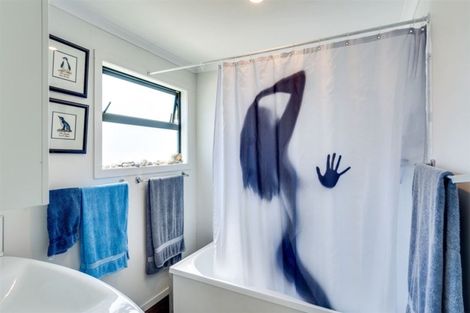 Photo of property in 5 Francis Drake Street, Waipukurau, 4200