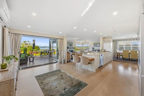 Photo of property in 3 Pounamu Place, Shelly Park, Auckland, 2014