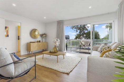 Photo of property in 8a Steen Place, Mangere Bridge, Auckland, 2022