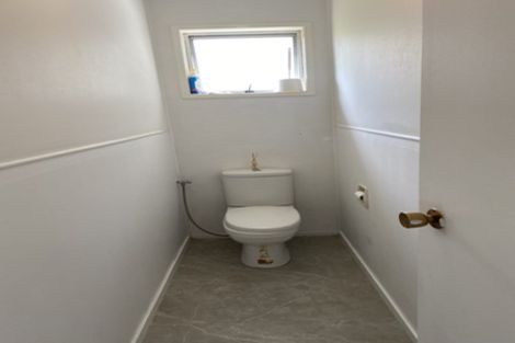 Photo of property in 28 Regency Place, Sunnynook, Auckland, 0632