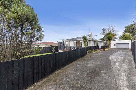 Photo of property in 5 Fairclough Road, Beach Haven, Auckland, 0626