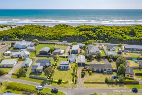 Photo of property in 10 Mahuri Street, Himatangi Beach, Foxton, 4891