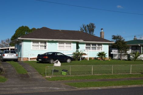 Photo of property in 17 Raglan Street, Mangere East, Auckland, 2024