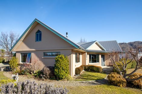 Photo of property in 24 Whitby Street, Clyde, 9330