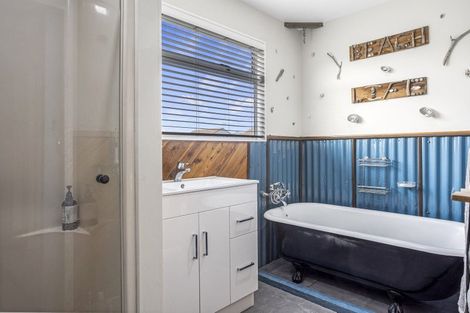 Photo of property in 22 Amberley Beach Road, Amberley, 7410