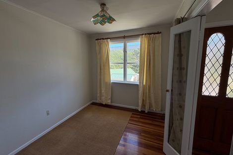 Photo of property in 25 Montreal Grove, Kingston, Wellington, 6021