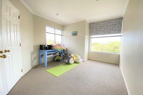 Photo of property in 2/18 Woodgers Way, Somerville, Auckland, 2014