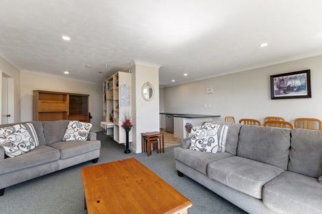 Photo of property in 2/98 Domain Terrace, Spreydon, Christchurch, 8024