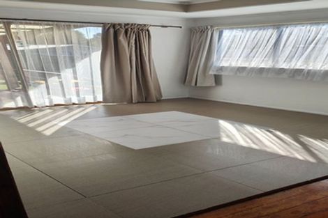 Photo of property in 2 Pandora Place, Pakuranga, Auckland, 2010